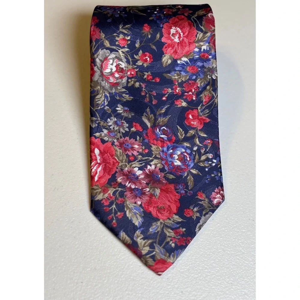 Manhattan Mens Silk Floral Tie Navy‎ Red Blue Classic Necktie preowned VTG 90s